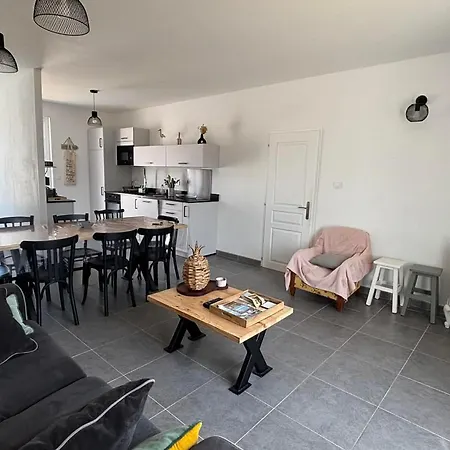Hébergement de vacances Maison De Pour 8 Pers, 300m De La Plage, Parking, Sainte Anne - Fr-1-194-357