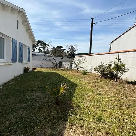 Hébergement de vacances Maison De Pour 8 Pers, 300m De La Plage, Parking, Sainte Anne - Fr-1-194-357 *