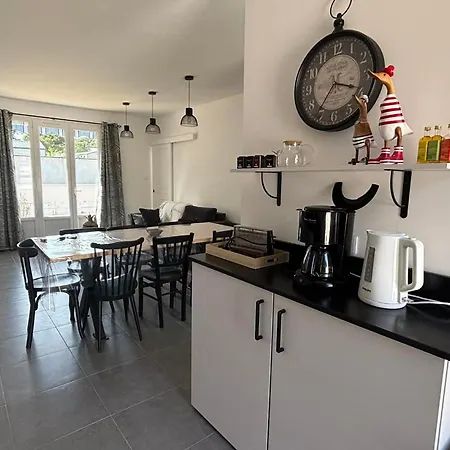 Hébergement de vacances Maison De Pour 8 Pers, 300m De La Plage, Parking, Sainte Anne - Fr-1-194-357 *