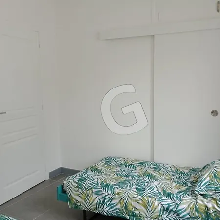 Hébergement de vacances Maison De Pour 8 Pers, 300m De La Plage, Parking, Sainte Anne - Fr-1-194-357 *