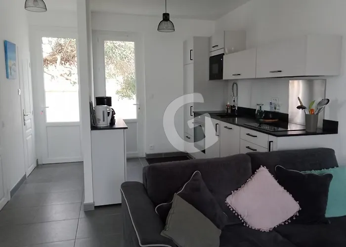 Hébergement de vacances Maison De Pour 8 Pers, 300m De La Plage, Parking, Sainte Anne - Fr-1-194-357 La Tranche-sur-Mer