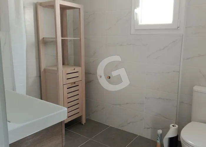 Hébergement de vacances Maison De Pour 8 Pers, 300m De La Plage, Parking, Sainte Anne - Fr-1-194-357